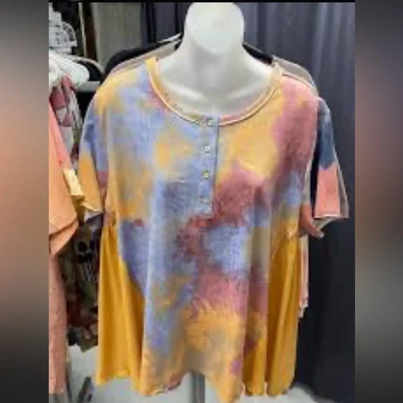 Colorful Short Sleeve Women's Top - Picture 1 of 6